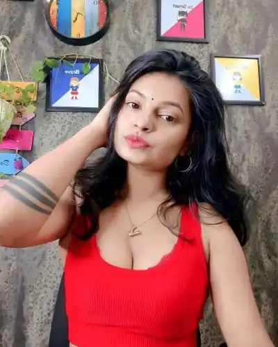 Esha Khan
